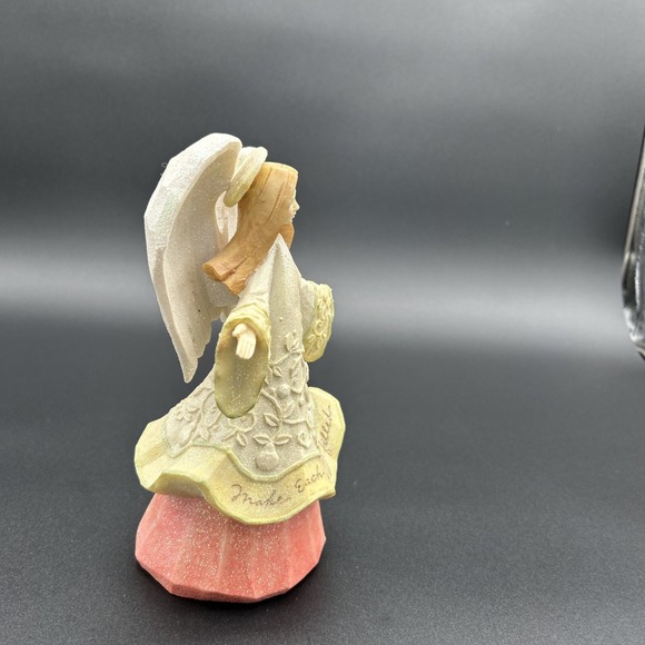 Vintage 2006 Foundations Enesco Angel Figurine by Karen Hahn - Picture 4 of 6